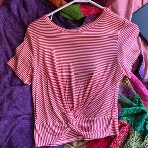 4/$20🌺 red/white crop top